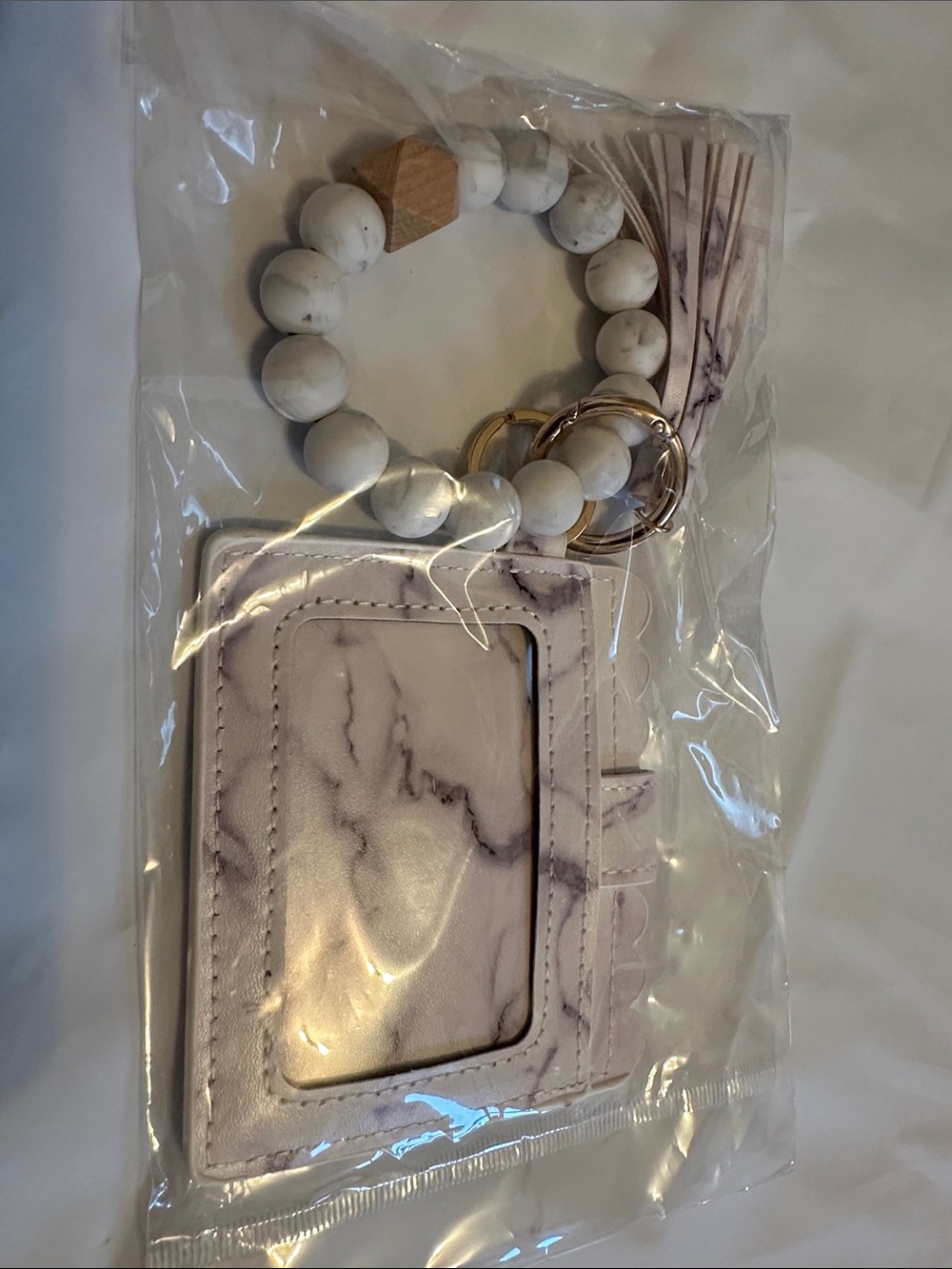 🤍✨ Marble Print Wristlet Key Ring Card Holder ✨🤍 - Picture 2 of 6